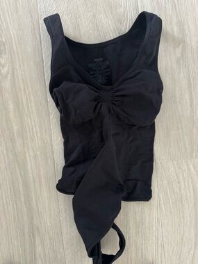 NWOT SKIMS seamless sculpt bodysuit